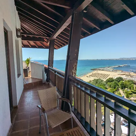 Beachfront Apartman *